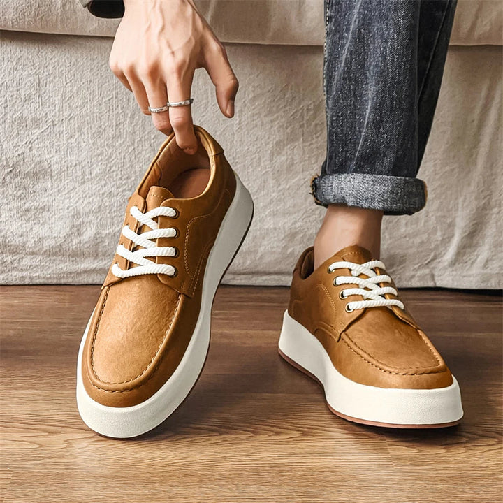 Paris Roamer Sneakers