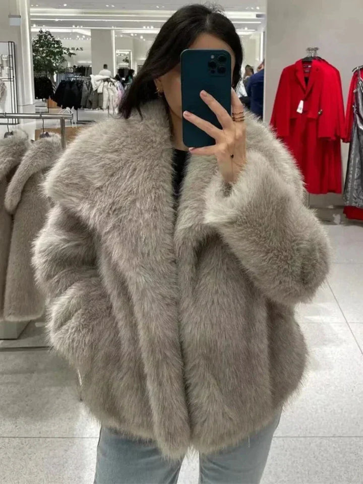 Mary | Luxurious Fluffy Jacket