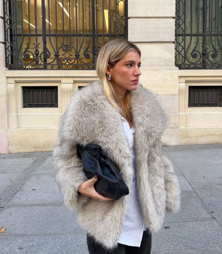 Mary | Luxurious Fluffy Jacket